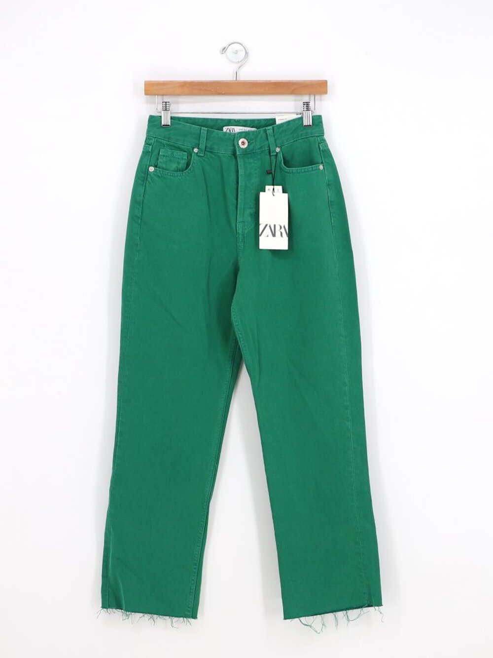 NWT ZARA Super High Rise Straight Leg Cropped Raw Hem Jeans in Green Size 4